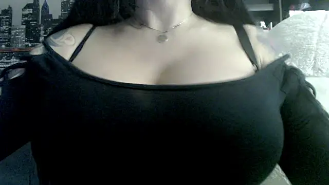 Snapshot of stormylana chatting on 04.17.26 stormylana online show from 04.17.26