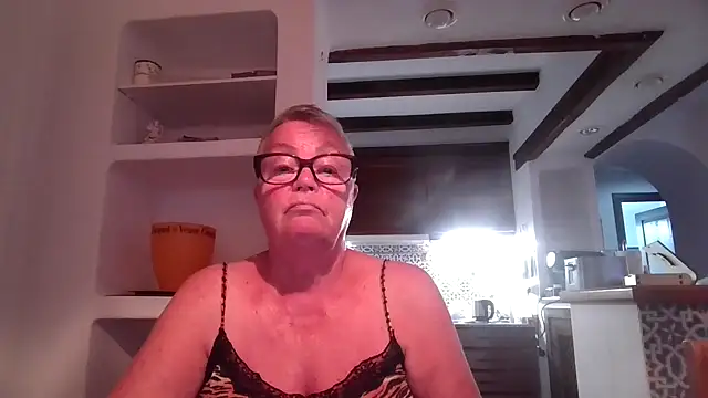 GrannyChrissy68 online show from 10.25.25