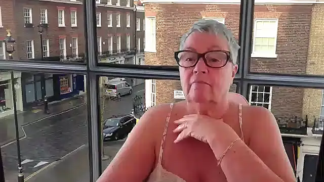 GrannyChrissy68 online show from 12.15.25