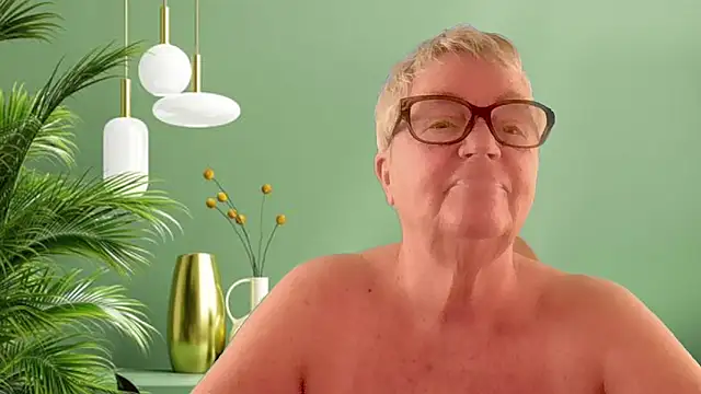 GrannyChrissy68 online show from 03.24.26