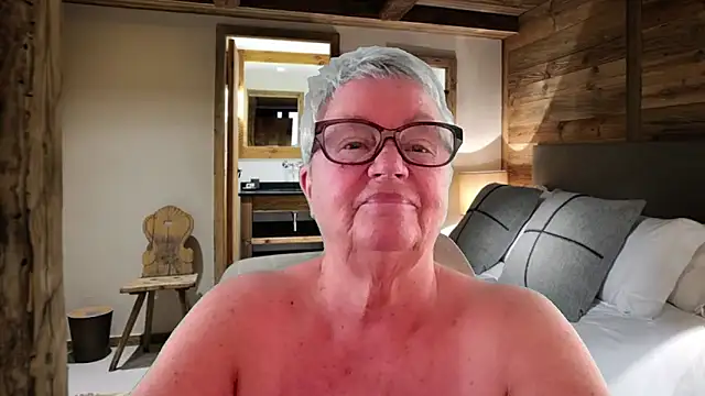 Snapshot of GrannyChrissy68 chatting on 04.20.26 GrannyChrissy68 online show from 04.20.26