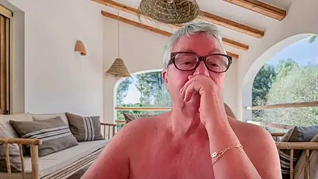 Snapshot of GrannyChrissy68 chatting on 04.26.26 GrannyChrissy68 online show from 04.26.26