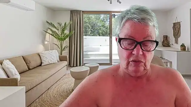 Snapshot of GrannyChrissy68 chatting on 04.28.26 GrannyChrissy68 online show from 04.28.26
