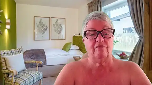 Snapshot of GrannyChrissy68 chatting on 05.01.26 GrannyChrissy68 online show from 05.01.26