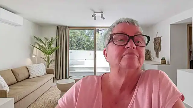 Snapshot of GrannyChrissy68 chatting on 05.12.26 GrannyChrissy68 online show from 05.12.26