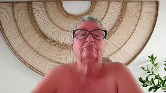 Snapshot of GrannyChrissy68 chatting on 05.13.26 GrannyChrissy68 online show from 05.13.26