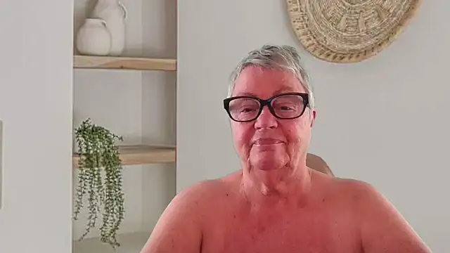 Snapshot of GrannyChrissy68 chatting on 05.27.26 GrannyChrissy68 online show from 05.27.26