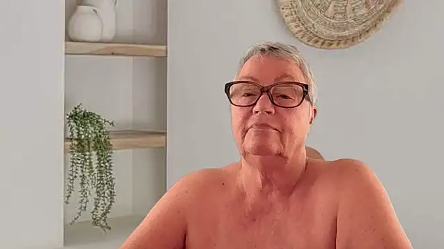 Snapshot of GrannyChrissy68 chatting on 05.28.26 GrannyChrissy68 online show from 05.28.26