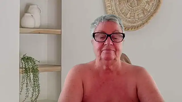 Snapshot of GrannyChrissy68 chatting on 05.29.26 GrannyChrissy68 online show from 05.29.26