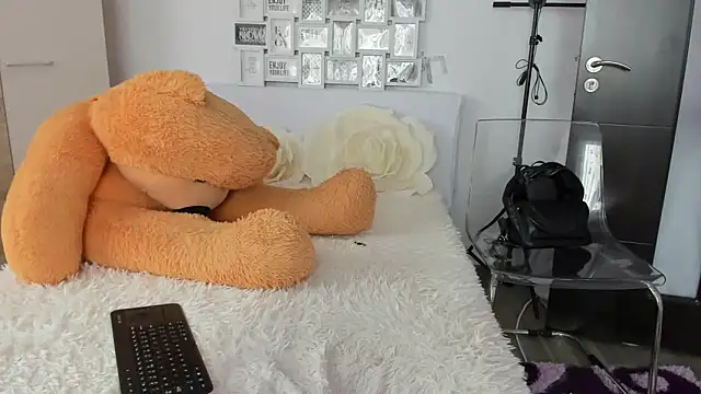 sweetemy4u online show from 02.18.25