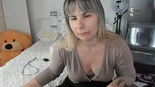 sweetemy4u online show from 11.18.25