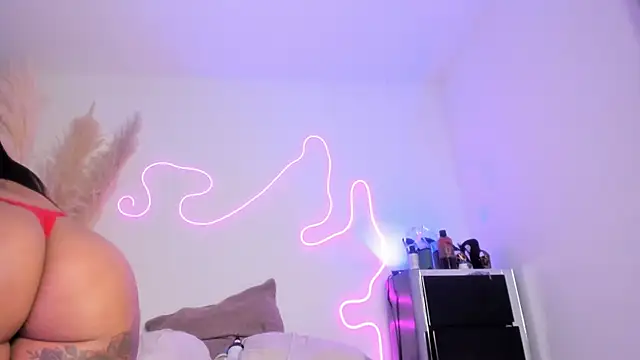 Snapshot of Ariana_lopezz chatting on 03.26.26 Ariana lopezz online show from 03.26.26