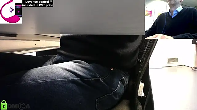 Snapshot of pliko chatting on 02.26.25 pliko online show from 02.26.25