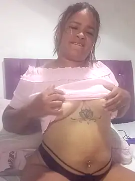 Snapshot of BelenGarcia chatting on 03.11.26 BelenGarcia online show from 03.11.26