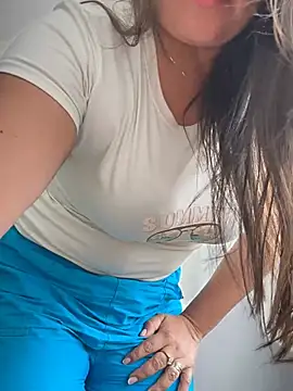 Snapshot of Ixchel_Anaid chatting on 04.21.26 Ixchel Anaid online show from 04.21.26