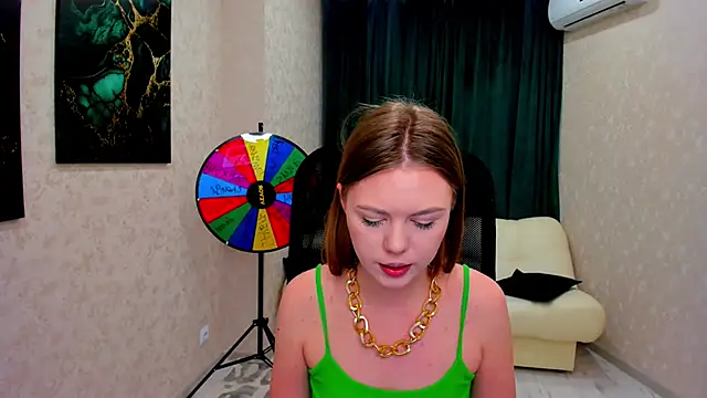 Strawberrye online show from 03.12.25