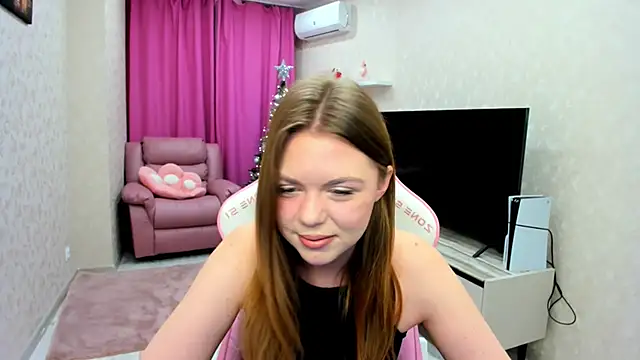 Strawberrye online show from 12.17.25