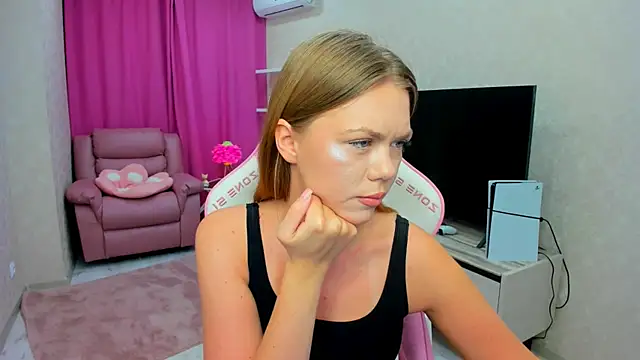 Strawberrye online show from 02.23.26