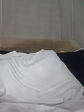 Snapshot of estrella_tasty chatting on 11.14.25 estrella tasty online show from 11.14.25