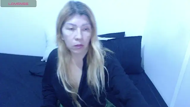 Snapshot of Dulce-Bella chatting on 03.03.26 Dulce-Bella online show from 03.03.26