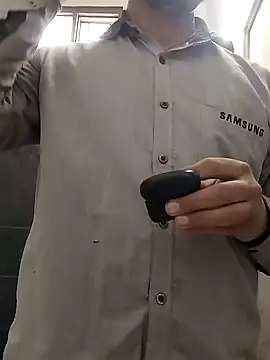 Snapshot of indianSmartboy chatting on 12.19.24 indianSmartboy online show from 12.19.24