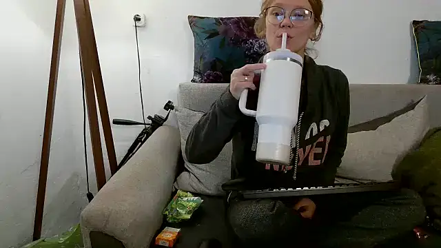 little-leni online show from 10.01.25