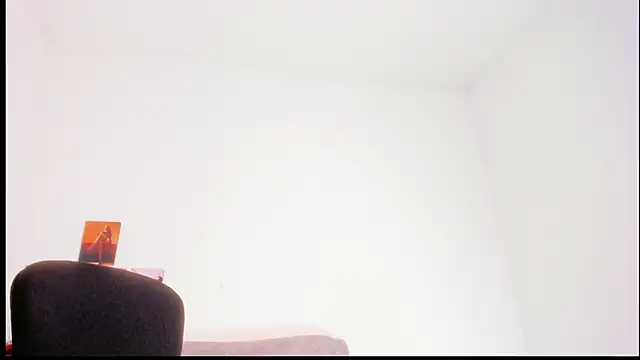 Snapshot of MIss_Kendall_ chatting on 03.06.25 MIss Kendall online show from 03.06.25