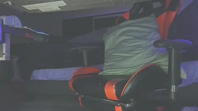 Dick and muscles online show from 03.13.25