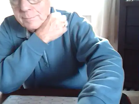 Snapshot of johnjohn622662 chatting on 11.04.25 johnjohn622662 online show from 11.04.25