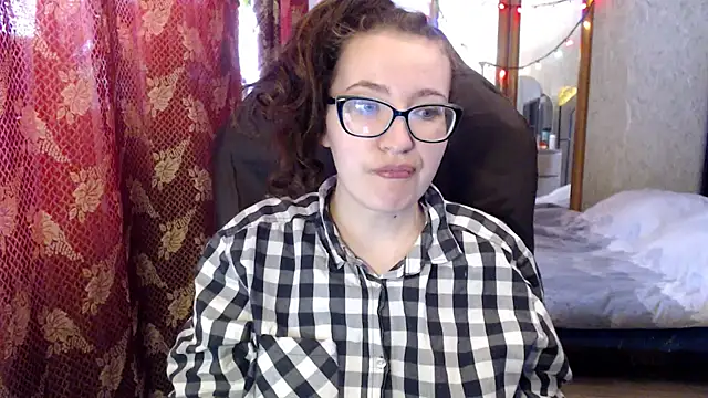 Snapshot of AnKey_Rayah chatting on 04.27.26 AnKey Rayah online show from 04.27.26