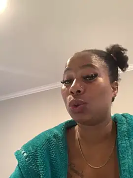 Snapshot of CurvyDesire1 chatting on 03.11.26 CurvyDesire1 online show from 03.11.26