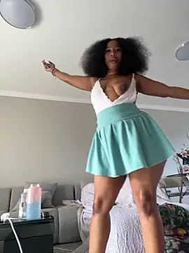 Snapshot of CurvyDesire1 chatting on 04.21.26 CurvyDesire1 online show from 04.21.26