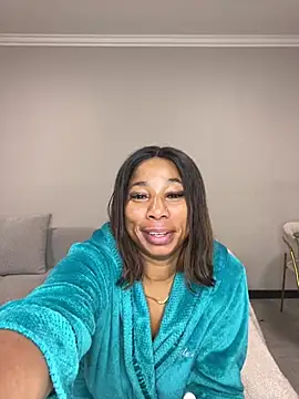 Snapshot of CurvyDesire1 chatting on 05.10.26 CurvyDesire1 online show from 05.10.26