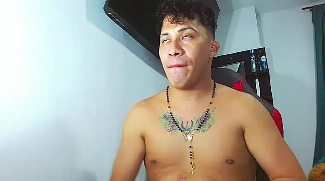 Snapshot of boyhot23x chatting on 12.29.24 boyhot23x online show from 12.29.24