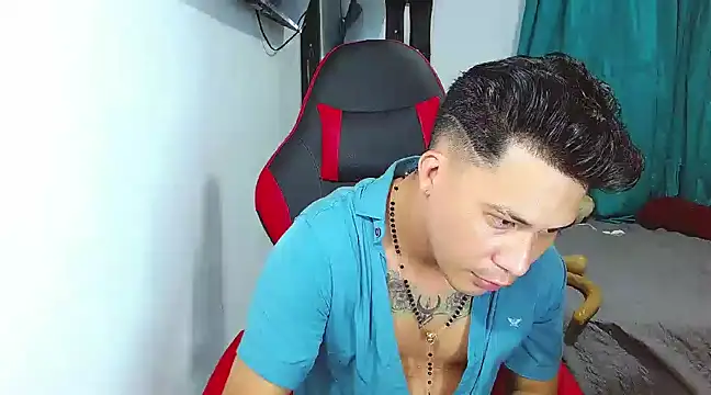 Snapshot of boyhot23x chatting on 12.31.24 boyhot23x online show from 12.31.24