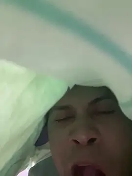 Snapshot of boyhot23x chatting on 04.07.26 boyhot23x online show from 04.07.26