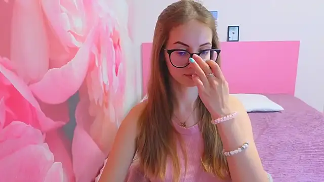 Snapshot of AliceAdams chatting on 02.21.26 AliceAdams online show from 02.21.26