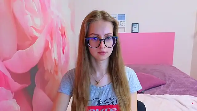 Snapshot of AliceAdams chatting on 03.30.26 AliceAdams online show from 03.30.26