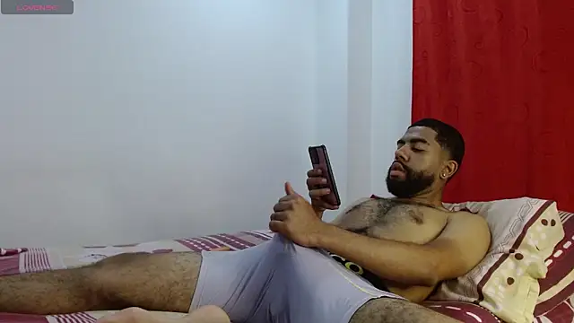 Snapshot of Aroon_Stonne chatting on 01.16.25 Aroon Stonne online show from 01.16.25