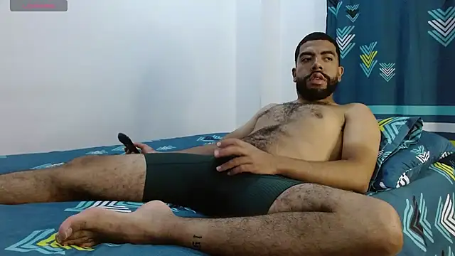 Snapshot of Aroon_Stonne chatting on 03.02.25 Aroon Stonne online show from 03.02.25