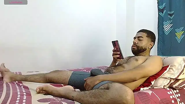 Snapshot of Aroon_Stonne chatting on 03.12.25 Aroon Stonne online show from 03.12.25