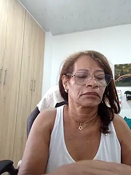 Snapshot of BustyMilf_ chatting on 03.27.26 BustyMilf online show from 03.27.26