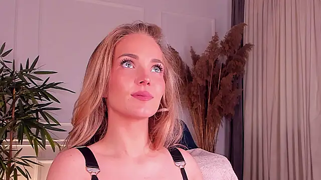 daisyd001 online show from 04.02.26