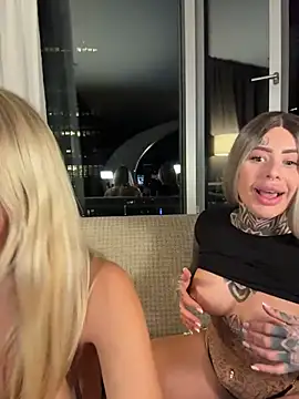 Snapshot of jasminesummer chatting on 03.18.26 jasminesummer online show from 03.18.26