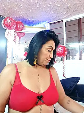 Snapshot of zullyxhot chatting on 09.17.25 zullyxhot online show from 09.17.25