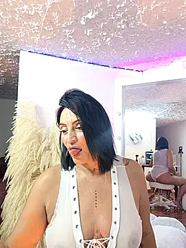 Snapshot of zullyxhot chatting on 10.03.25 zullyxhot online show from 10.03.25