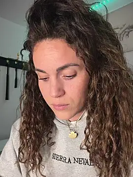 Clara-xoxo online show from 02.21.26