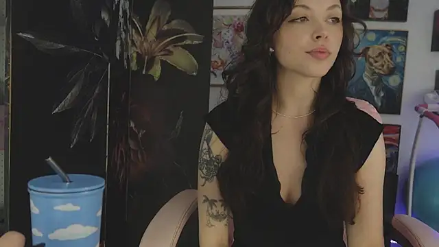 Snapshot of makiyahbelle chatting on 02.12.26 makiyahbelle online show from 02.12.26