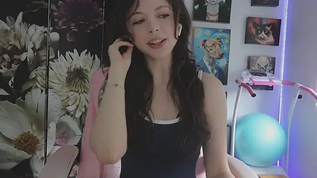 Snapshot of makiyahbelle chatting on 02.23.26 makiyahbelle online show from 02.23.26