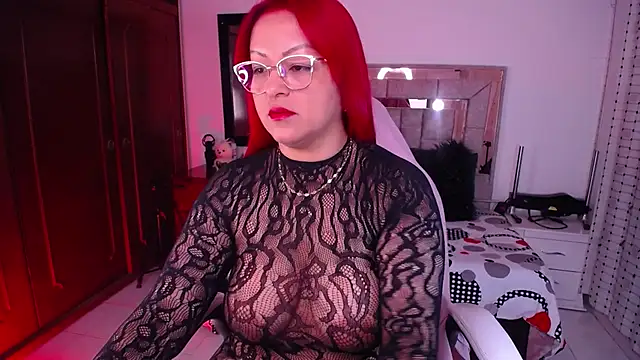 salomecastro  online show from 11.04.25